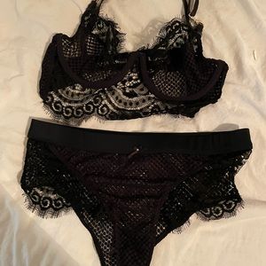 Gooseberry intimates